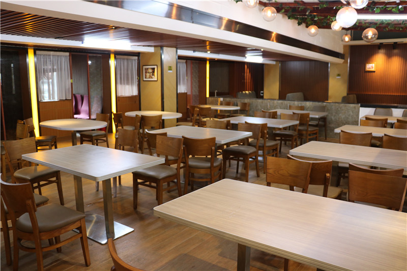 餐厅环境.jpg