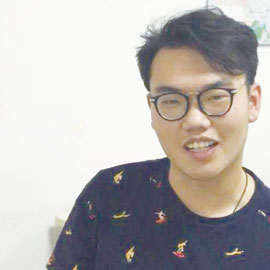 何天思毅.jpg 何天思毅.jpg