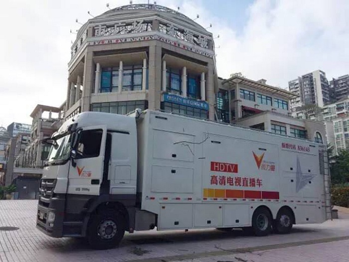 直播车.jpg 直播车.jpg