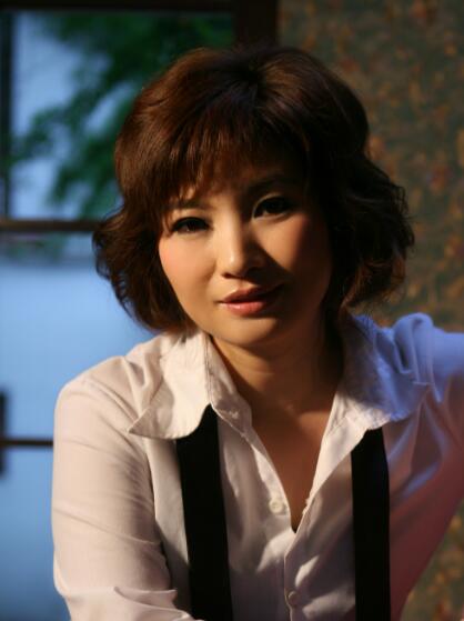 罗娟.jpg 罗娟.jpg