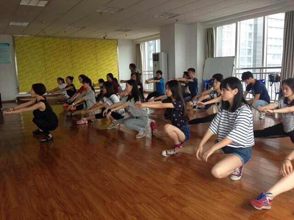 新艺考舞蹈课堂.jpg 新艺考舞蹈课堂.jpg