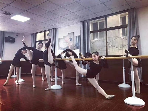 舞蹈专业学生风采.jpg