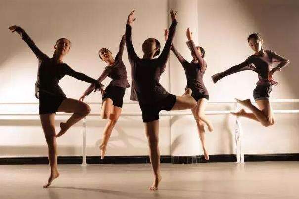 艺考舞蹈专业(网络图片).jpg 艺考舞蹈专业(网络图片).jpg