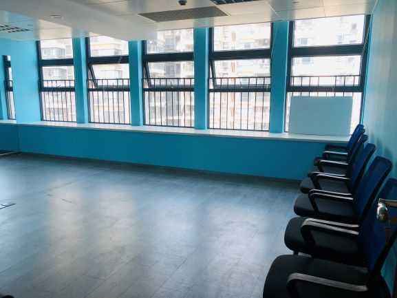 课室.jpg 课室.jpg