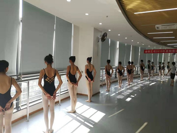 舞蹈专业学生风采.jpg