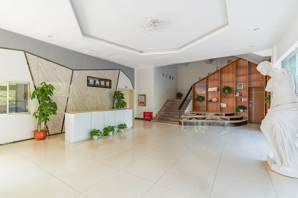 大厅1.jpg 大厅1.jpg