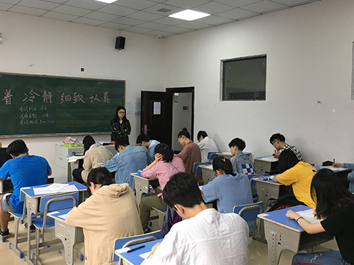 模拟考试1.jpg