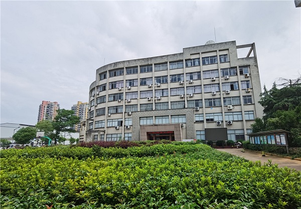 校园外景1.jpg