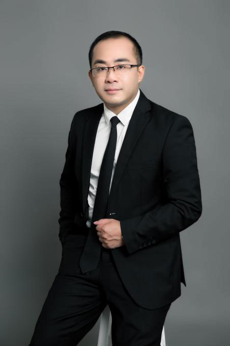 校长廖华锋老师 校长廖华锋老师
