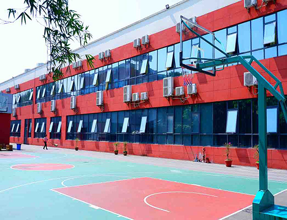 操场12.jpg 操场12.jpg