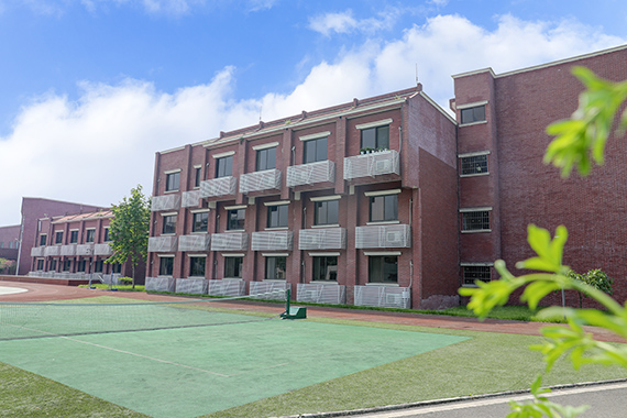 操场.jpg 操场.jpg