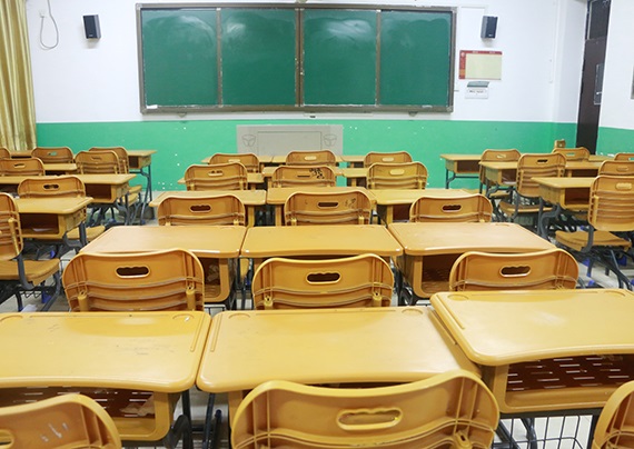 课室.jpg 课室.jpg