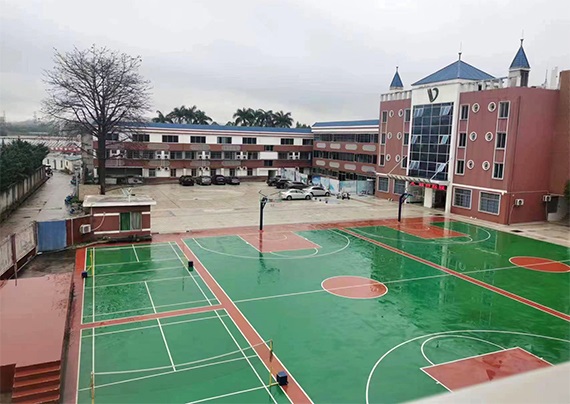 操场2.jpg 操场2.jpg