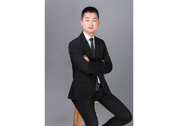 数学何老师.jpg 数学何老师.jpg