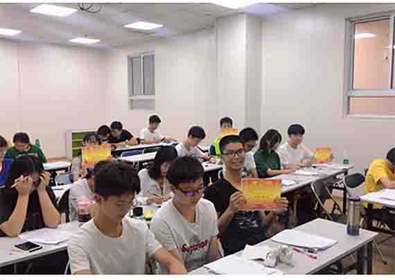 教学场景3.jpg 教学场景3.jpg